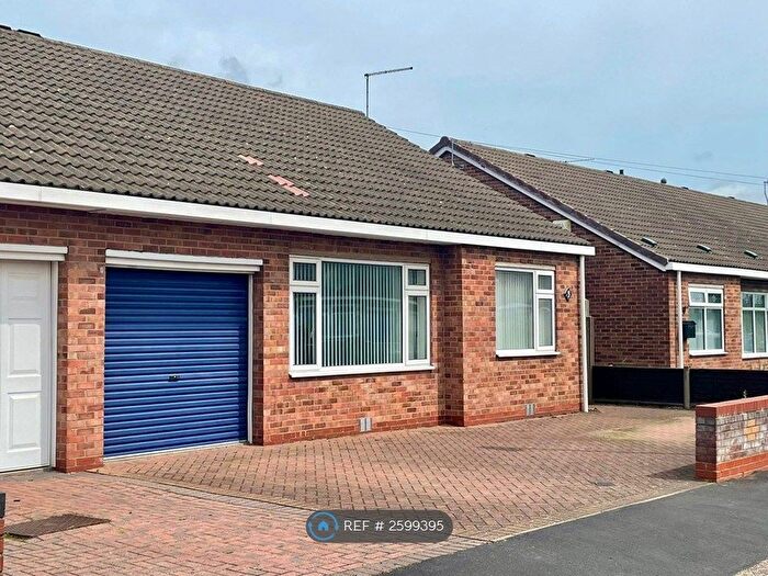 3 Bedroom Bungalow To Rent In Wheatcroft Avenue, Willerby, Hull, HU10