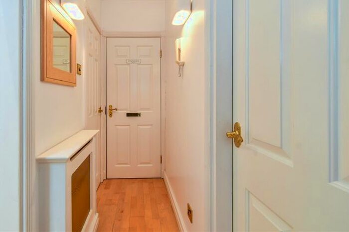 1 Bedroom Flat To Rent In Shambles, York, YO1