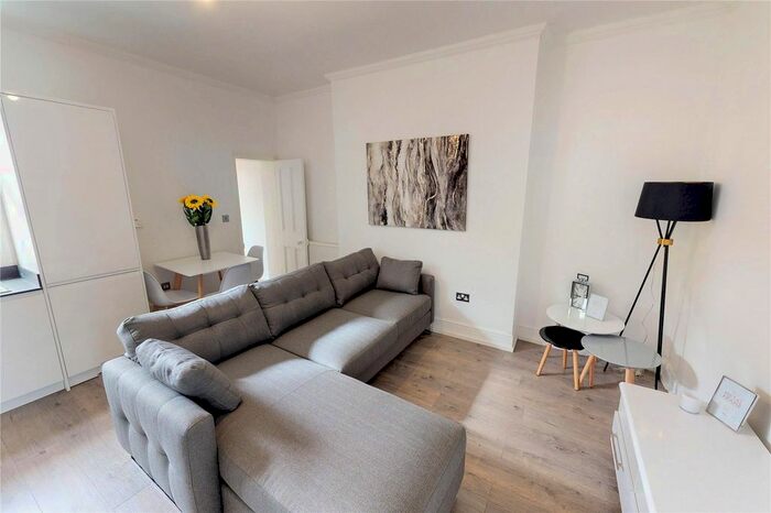2 Bedroom Flat To Rent In John Street, London, WC1N