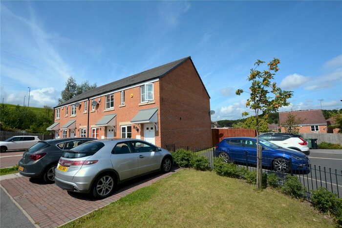 2 Bedroom Town House To Rent In The Rowans, Robin Hood, Wakefield, WF3