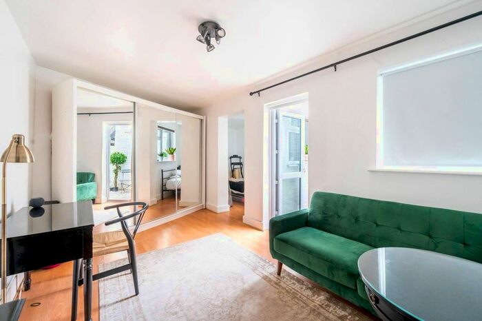 1 Bedroom Flat To Rent In New Kings Road, Fulham, London, SW6