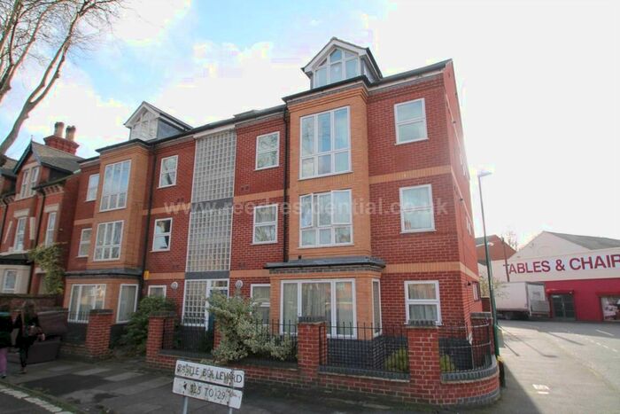5 Bedroom Flat To Rent In Castle Boulevard, Lenton, England, NG7