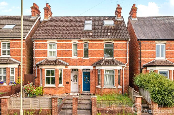 4 Bedroom Semi-Detached House For Sale In Worting Road, Basingstoke, Hampshire, RG21