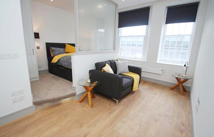 Apartment To Rent In Monument Apartments, Grainger Street, NE1
