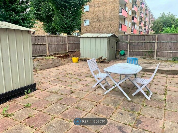 4 Bedroom Maisonette To Rent In Malcolm House, London, N1