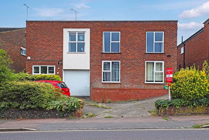2 Bedroom Maisonette For Sale In Palmerston Road, Buckhurst Hill, IG9