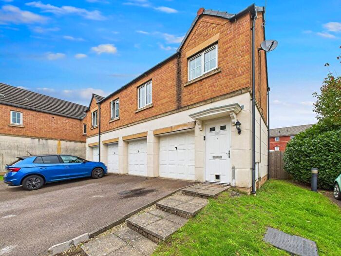 2 Bedroom Coach House For Sale In Waun Ddyfal, Cardiff., CF14