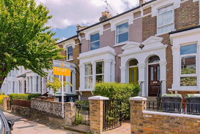2 Bedroom Flat To Rent In Lothair Road South, Haringey, N4