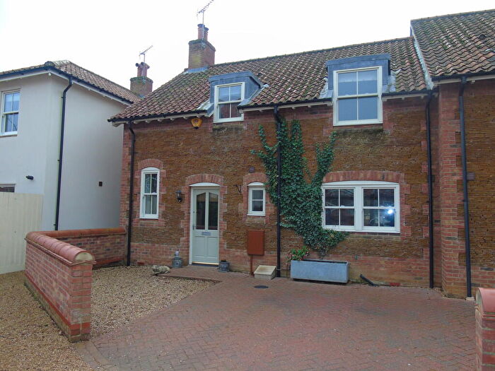 3 Bedroom End Of Terrace House To Rent In Jannochs Court, Dersingham, PE31