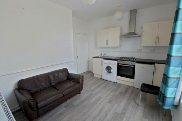 1 Bedroom Flat To Rent In Spring Bank, Hull, HU3