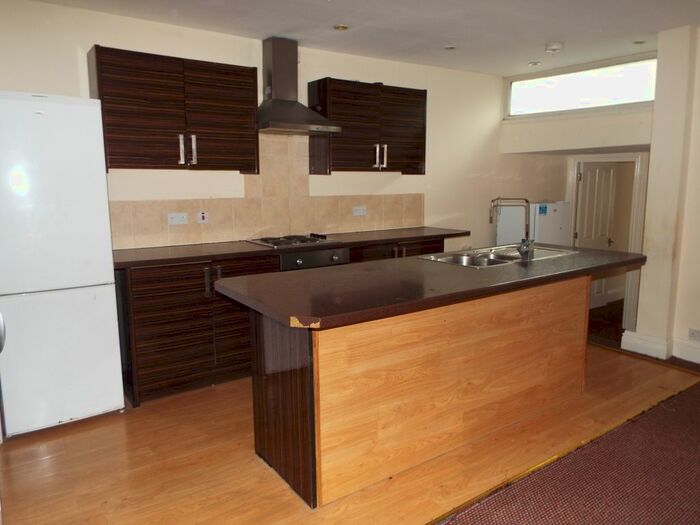 2 Bedroom Flat To Rent In Hoxton Road, Torquay, TQ1