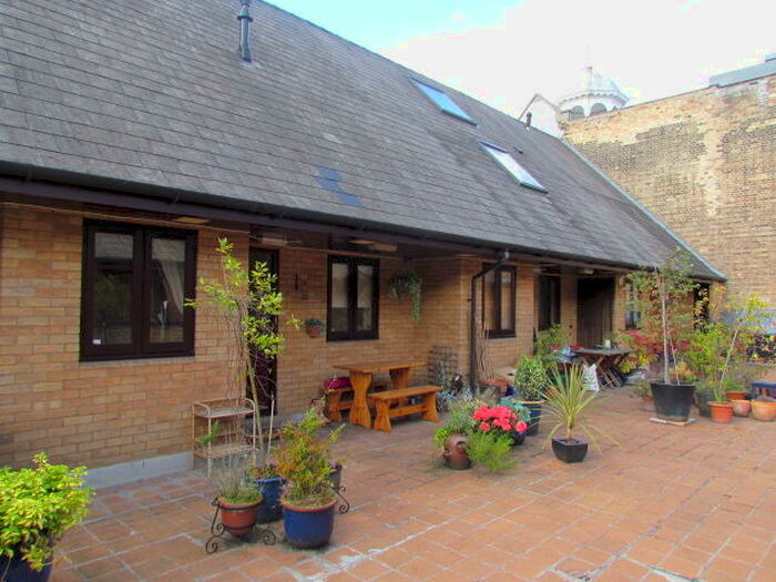 2 Bedroom Flat To Rent In Fitzroy Lane, Cambridge, CB1