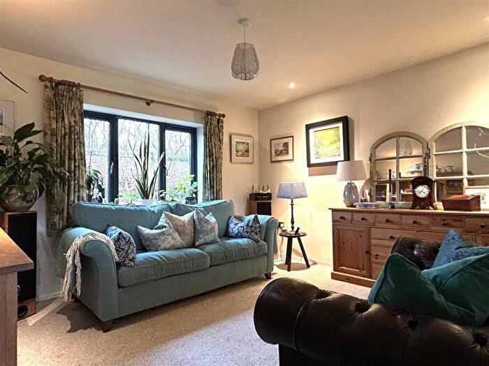 4 Bedroom Detached House For Sale In Meshaw, EX36