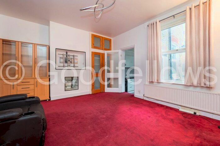 3 Bedroom Property To Rent In Graham Avenue, Mitcham, CR4