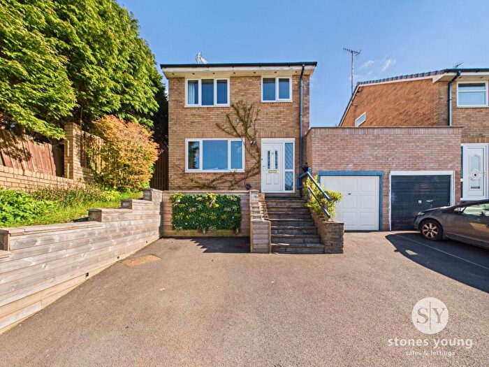 3 Bedroom Link Detached House For Sale In Petrel Close, Blackburn, BB1