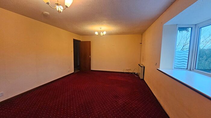 2 Bedroom Flat To Rent In Foxhole Road, Paignton, TQ3