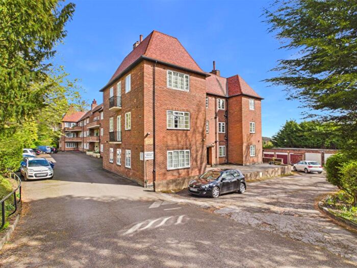 1 Bedroom Flat For Sale In Stumperlowe Mansions, Fulwood, S10