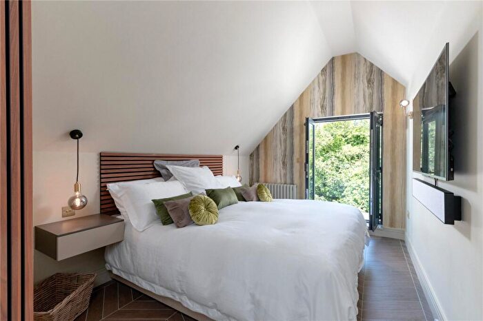 2 Bedroom End Of Terrace House For Sale In Beresford Place, Trinity, Edinburgh, EH5