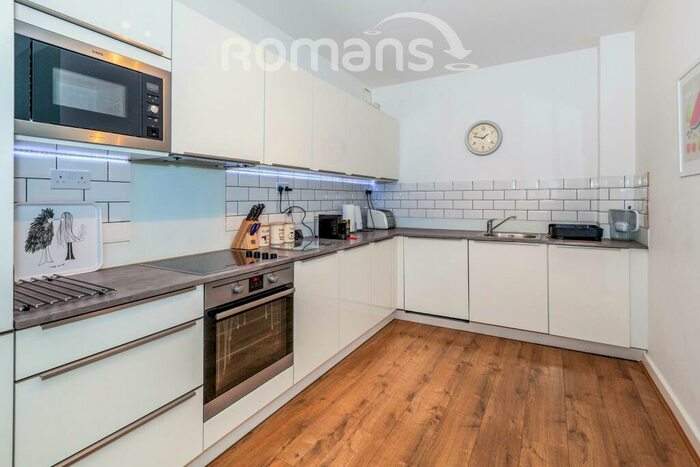 2 Bedroom Apartment To Rent In Market Street, SL6