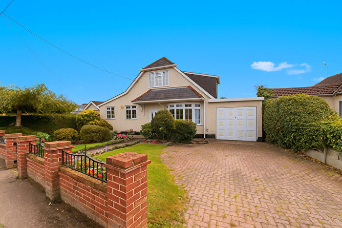 5 Bedroom Detached House For Sale In Marine Approach, Canvey Island, SS8