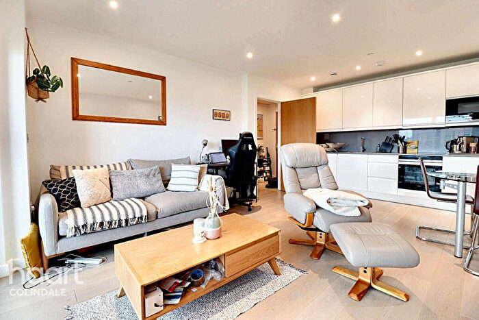 1 Bedroom Apartment For Sale In Queenscroft House, Thonrey Close, NW9