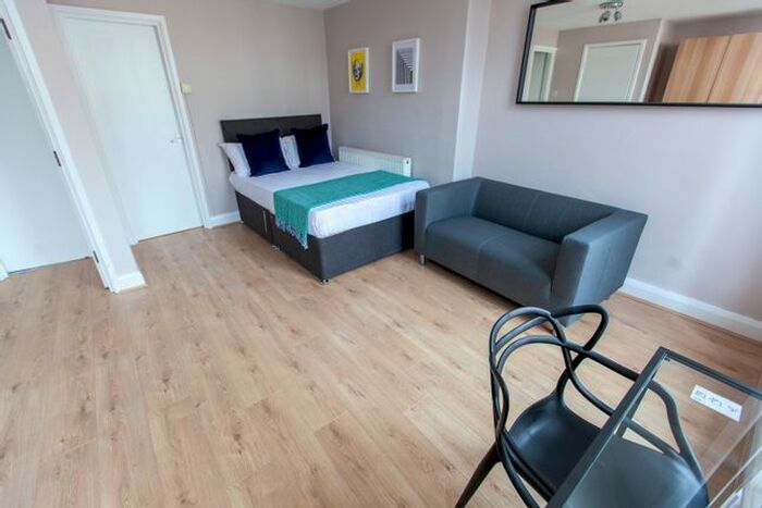 1 Bedroom Flat To Rent In Catharine Street, Liverpool, L8