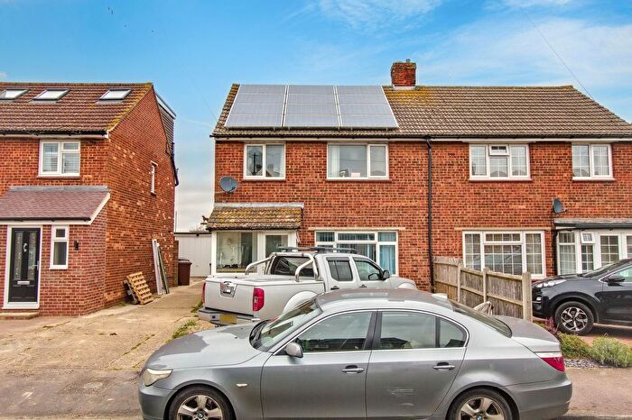 3 Bedroom Semi-Detached House For Sale In New Road, Cliffe, ME3