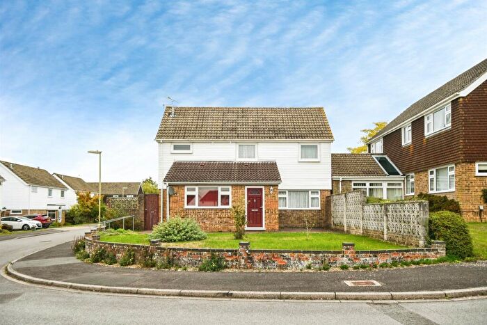 3 Bedroom Detached House For Sale In Newcomb Close, Andover, SP10