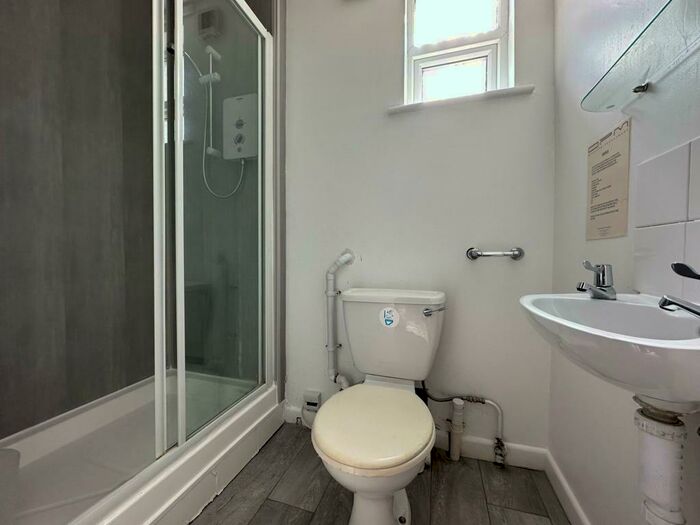 6 Bedroom House To Rent In Somers Road, Southsea, PO5