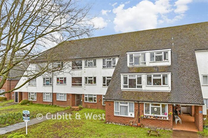 2 Bedroom Apartment For Sale In Levett Road, Leatherhead, Surrey, KT22