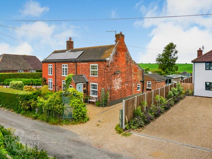 2 Bedroom Semi-Detached House For Sale In Chapel Road, Halvergate, Norwich, NR13