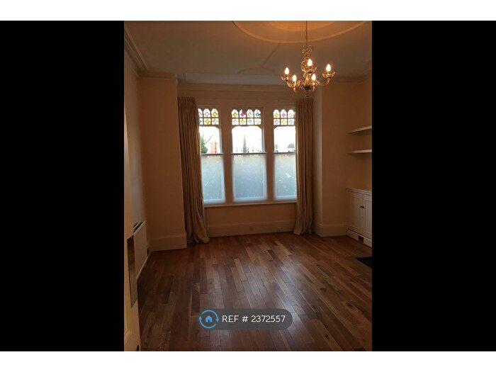 2 Bedroom Flat To Rent In Louisville Road, London, SW17