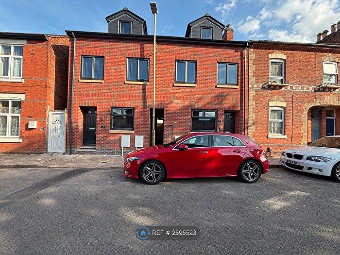 3 Bedroom Terraced House To Rent In Stoughton Street South, Leicester, LE2