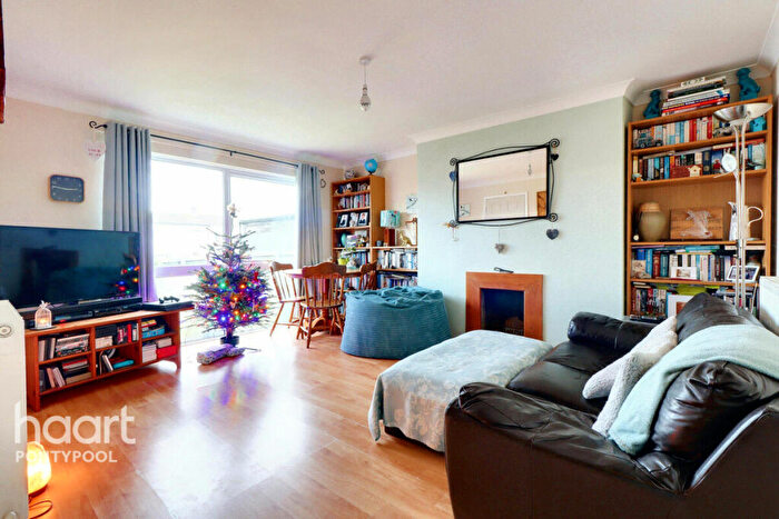 3 Bedroom End Of Terrace House For Sale In Highfield, Penperlleni, NP4