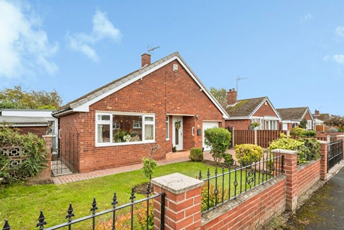 3 Bedroom Detached Bungalow For Sale In Newfields Avenue, Moorends, Doncaster, DN8