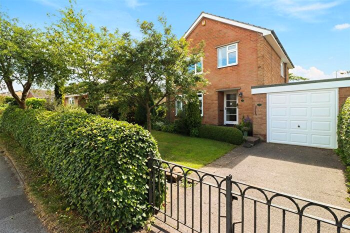 3 Bedroom Detached House For Sale In Newbold Back Lane, Newbold, Chesterfield, S40