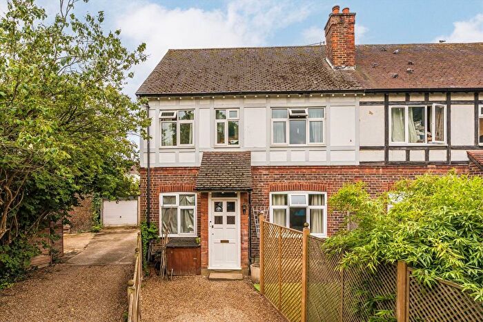 2 Bedroom Flat To Rent In Wellington Gardens, Twickenham, TW2