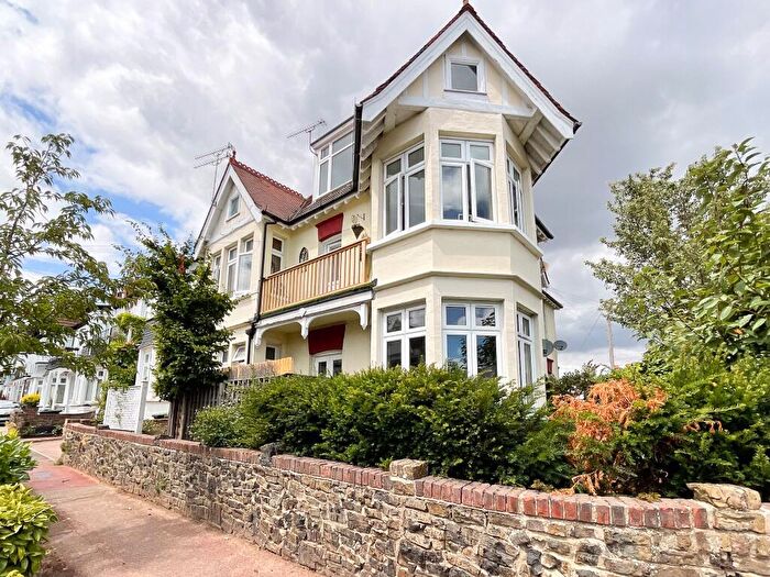 1 Bedroom Flat For Sale In Beach Avenue, Leigh-on-Sea, SS9
