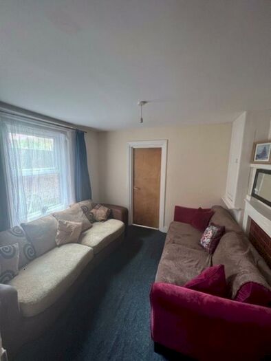 1 Bedroom Detached House To Rent In Sedgley Road, BH9