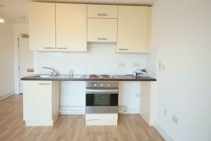 Studio To Rent In Alencon Link, Basingstoke, Hampshire, RG21