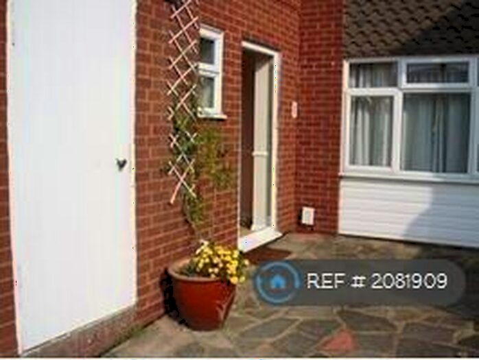 3 Bedroom Terraced House To Rent In Blakeney Close, Epsom, KT19