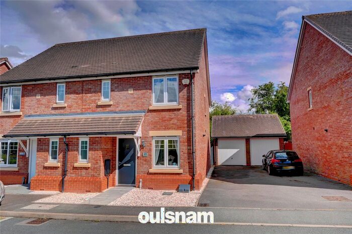 3 Bedroom Semi-Detached House For Sale In Squashberries Close, Wychbold, Droitwich, Worcestershire, WR9