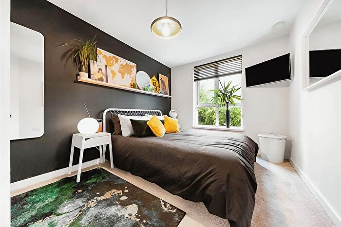 1 Bedroom Flat For Sale In Booth House, High Street, Brentford, TW8