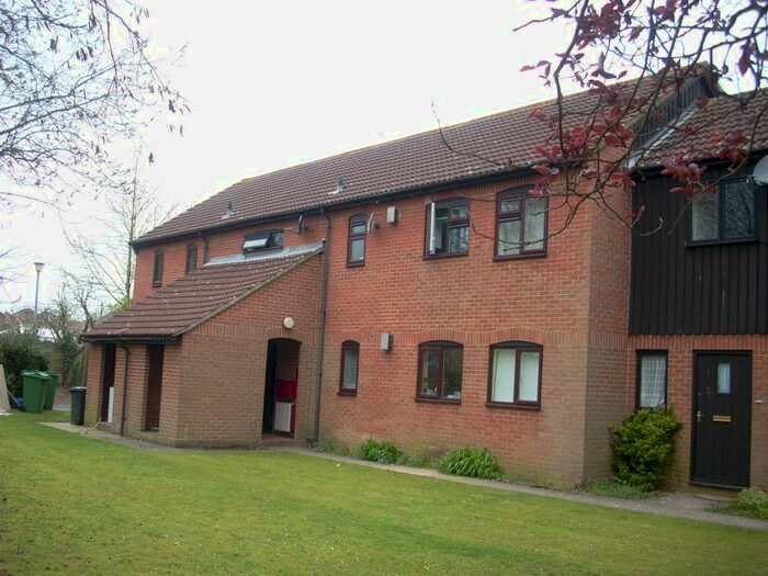 1 Bedroom Flat To Rent In Alpine Court, Buckskin, Basingstoke, RG22