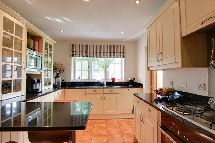 5 Bedroom Detached House For Sale In Foxgloves, Fareham, PO16