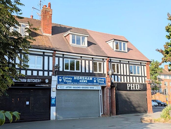 3 Bedroom Flat To Rent In Bishopric, Horsham, RH12