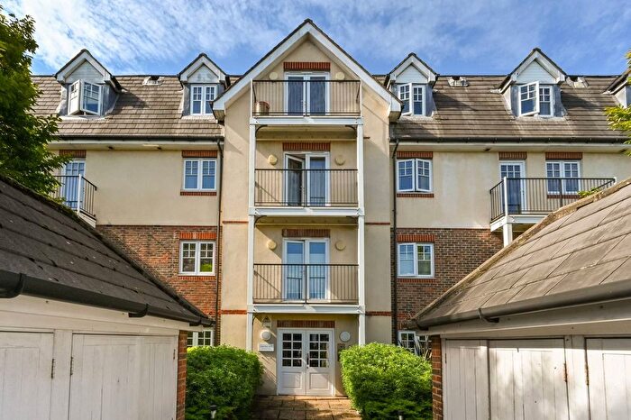 2 Bedroom Flat To Rent In Richmond Road, Kingston, Kingston Upon Thames, KT2