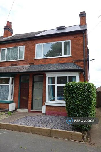 5 Bedroom Semi-Detached House To Rent In Gristhorpe Road, Birmingham, B29