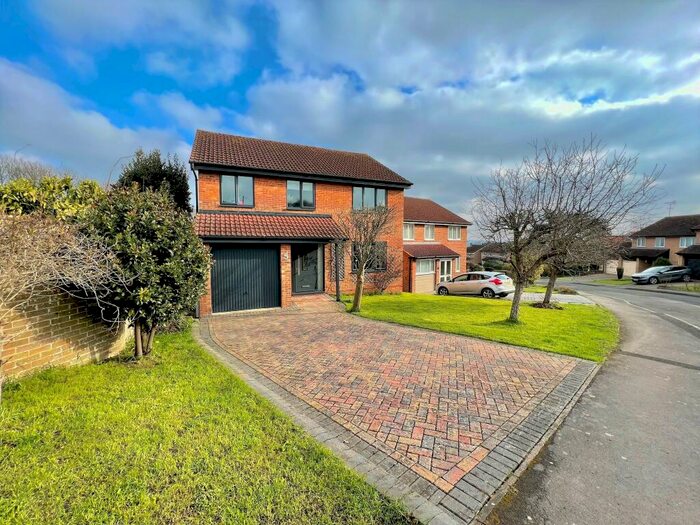 4 Bedroom House To Rent In The Willows, Swindon, SN6