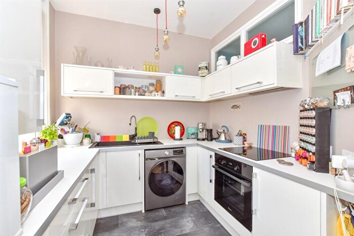 2 Bedroom Apartment For Sale In Nightingale Road, Southsea, Hampshire, PO5